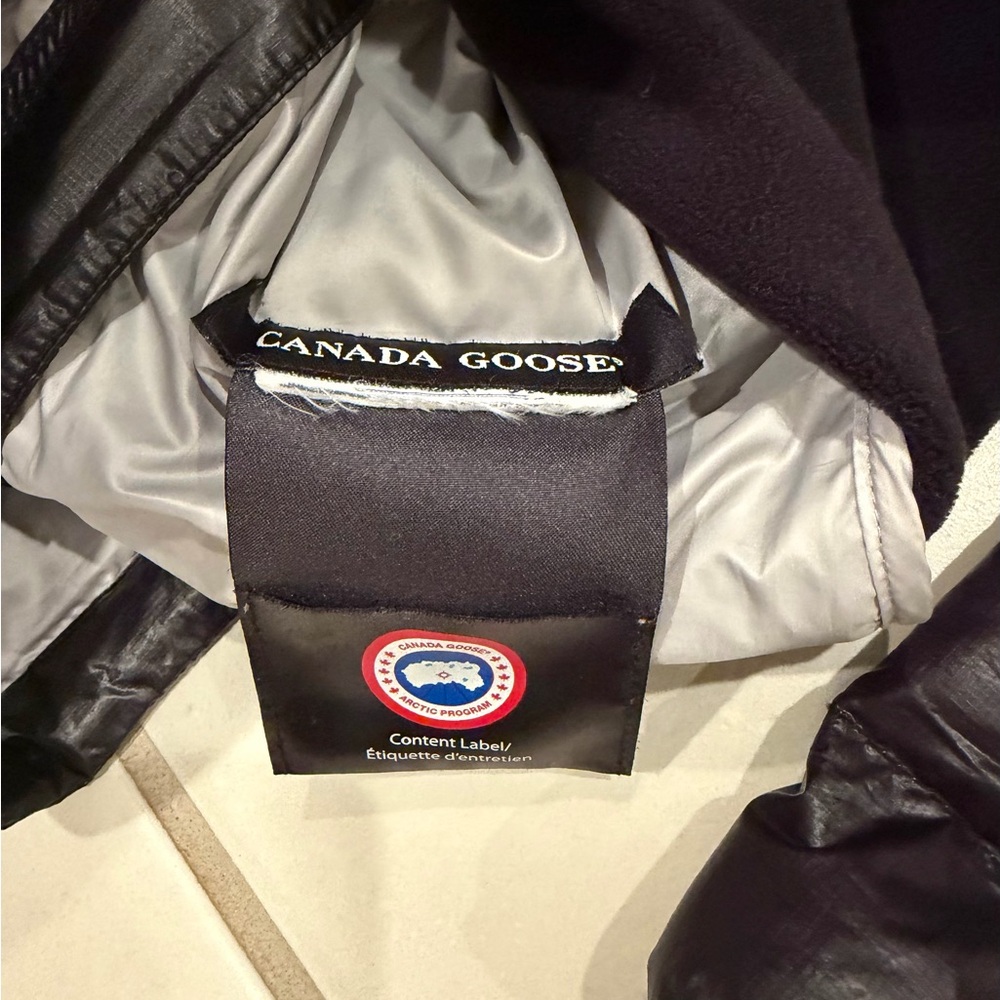 Canada Goose Black Puffer Jacket - Picture 16 of 16